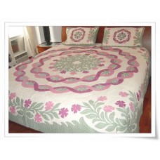 Hawaiian Bedspread-Hibiscus Lei Hawaiian Bedspread-Hibiscus Lei